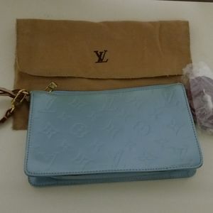 Zip wallet with strap